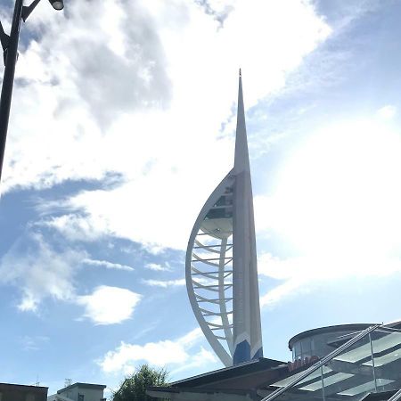 Gunwharf Quays Holiday Homes Портсмут Екстер'єр фото