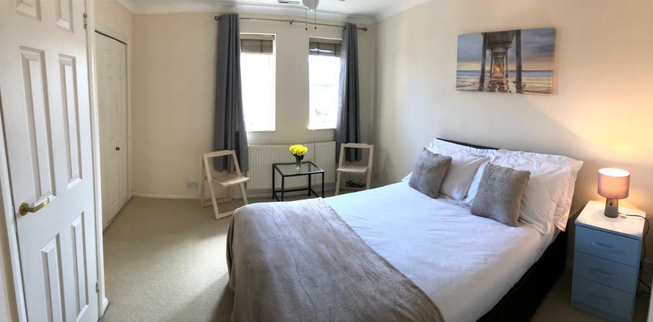 Gunwharf Quays Holiday Homes Портсмут Екстер'єр фото