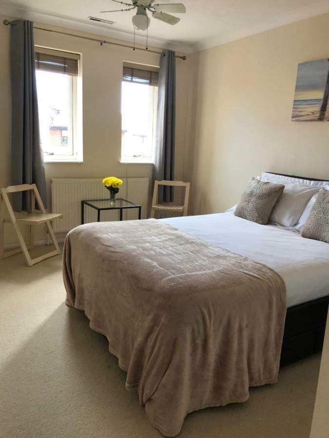 Gunwharf Quays Holiday Homes Портсмут Екстер'єр фото